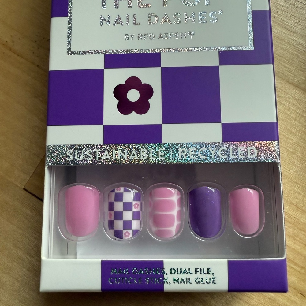 Red Aspen Nail Dashes Set of 3, new/never opened - Picture 3 of 5